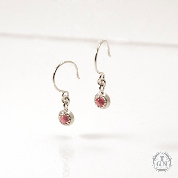 Juhani Ananin: Link Love (earrings)