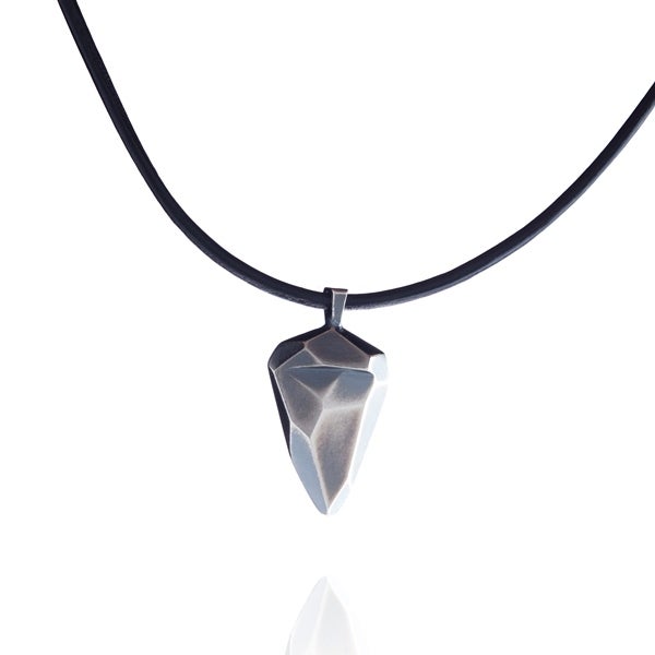 Johanna Rantalainen / Juhana Tampere - Hopeasiipi (riipus nahkapannalla)