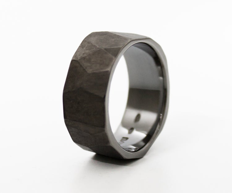 Tommi Salonen / SAVU design - Kallio (wide ring, white gold, black)