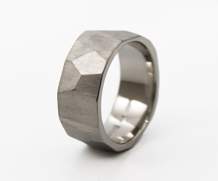 Tommi Salonen / SAVU design - Kallio (wide ring, white gold,)