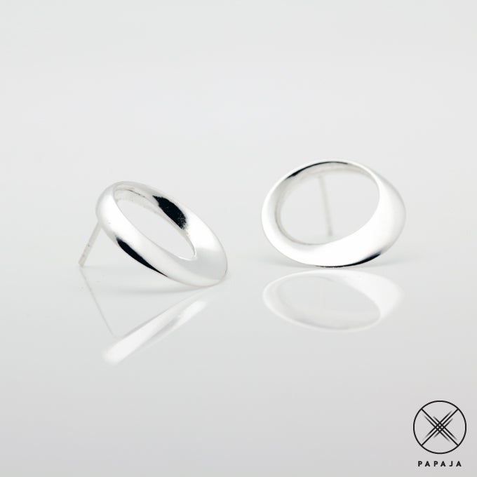 Anneli Aaltonen / Papaja - M&ouml;bius (earrings)